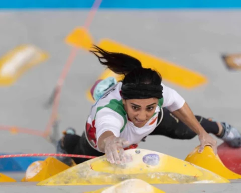 Iranian climber Elnaz Rekabi