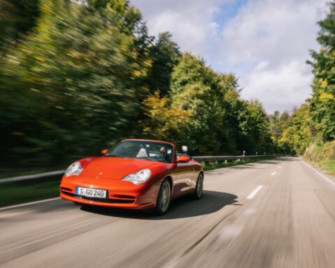 Porsche 911 Carrera 4 Cabriolet (996)